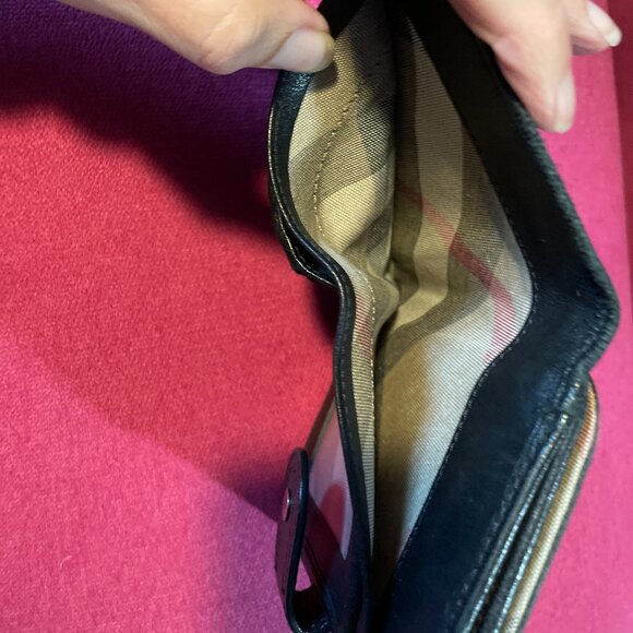 Burberry London Leather Compact Wallet - Picture 5 of 8